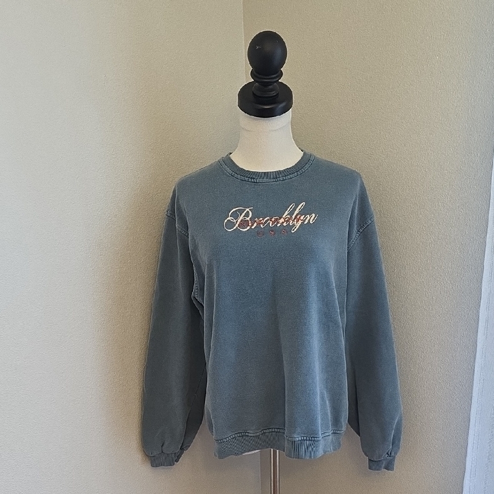 Urban Outfitters Vintage Feel Brooklyn Graphic Crew Neck Sweatshirt